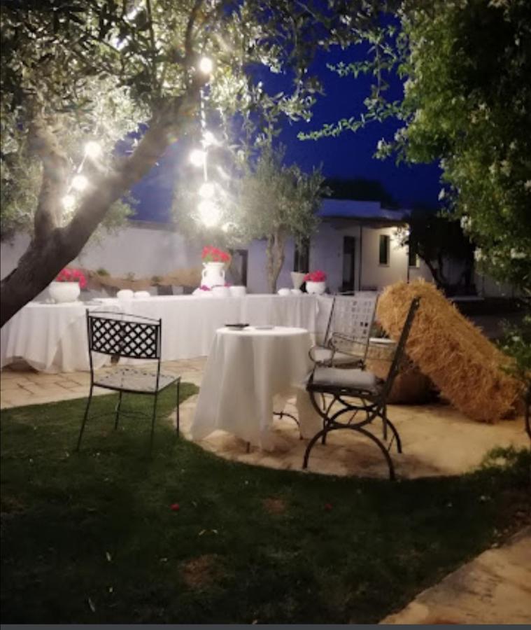Room In Bb - Stunning Quadruple Room In Ancient Masseria Near The Sea In A Quiet Olive Trees Остуни Екстериор снимка