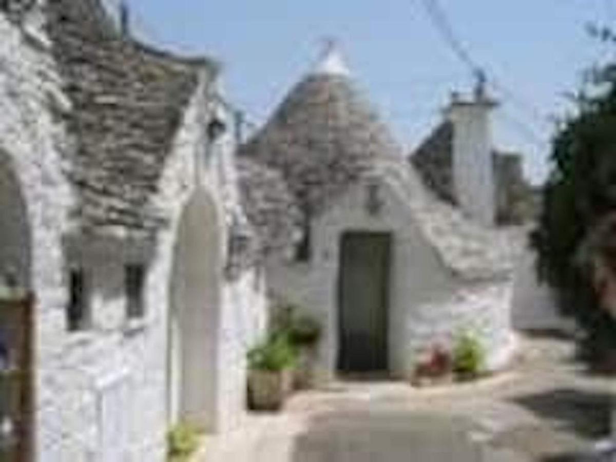 Room In Bb - Stunning Quadruple Room In Ancient Masseria Near The Sea In A Quiet Olive Trees Остуни Екстериор снимка