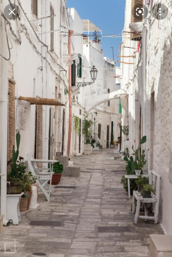 Room In Bb - Stunning Quadruple Room In Ancient Masseria Near The Sea In A Quiet Olive Trees Остуни Екстериор снимка