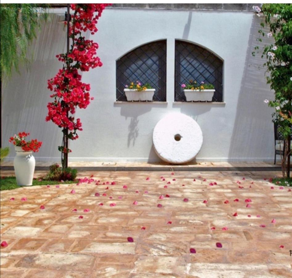 Room In Bb - Stunning Quadruple Room In Ancient Masseria Near The Sea In A Quiet Olive Trees Остуни Екстериор снимка